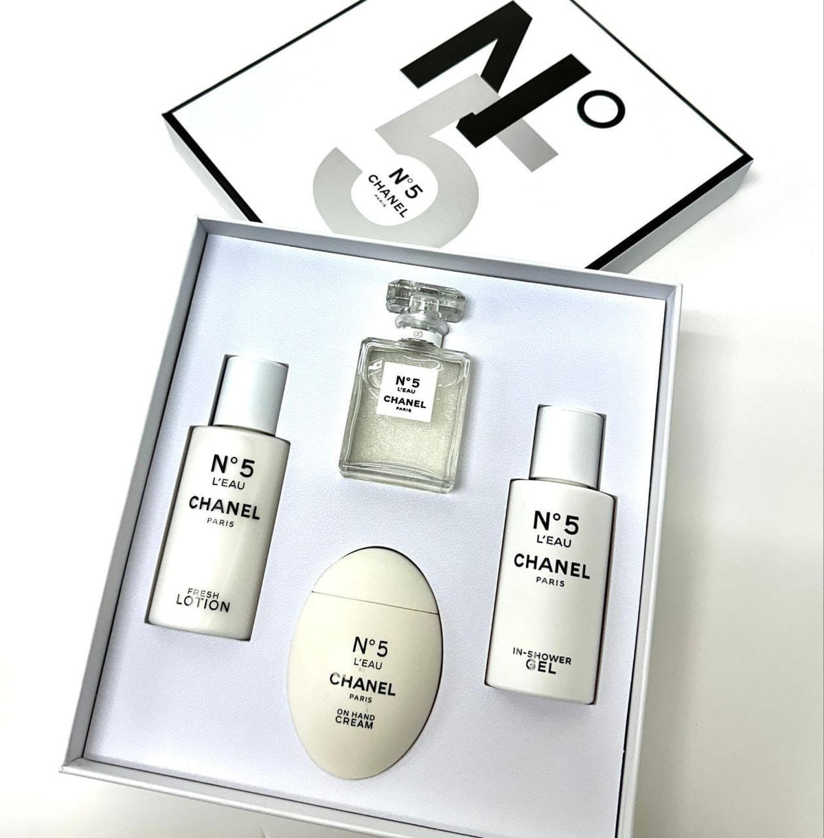 CHANEL NO 5 L'EAU GIFT SET